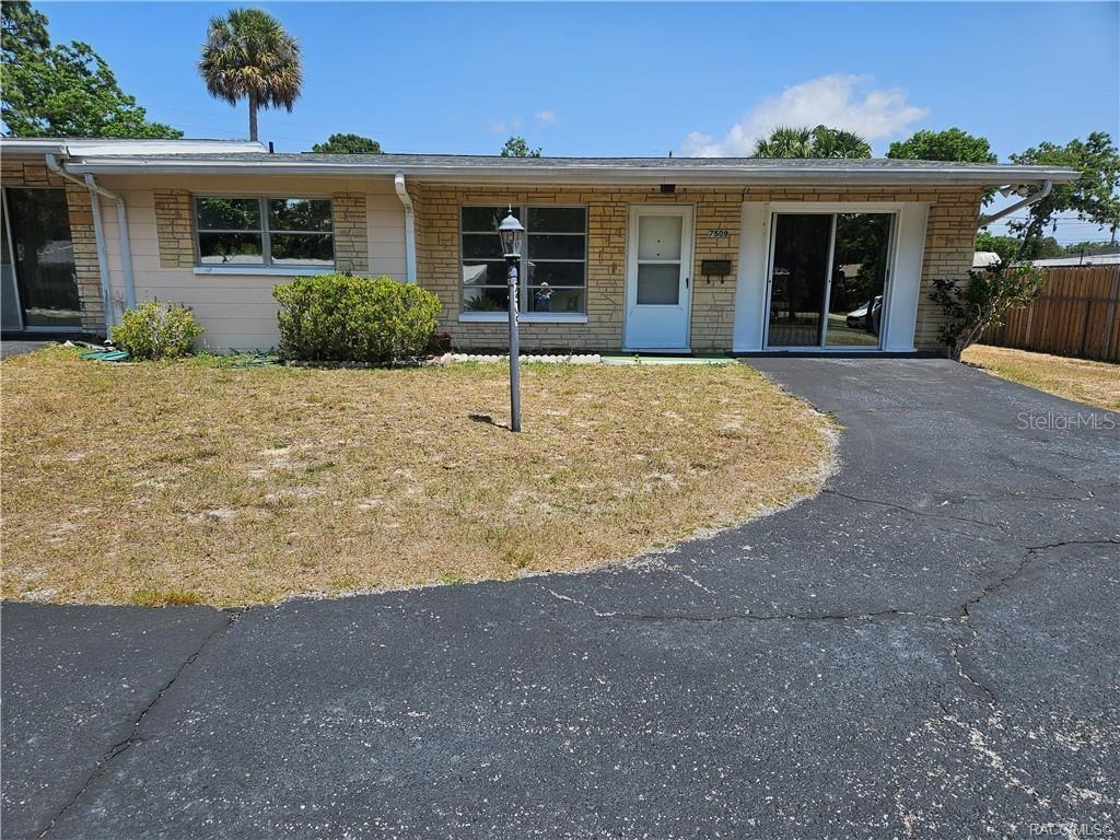 Picture of 7509 W 7 Rivers Drive, Crystal River, FL 34429