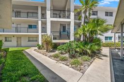 Picture of 708 Tamiami Trail S Unit 120, Venice, FL 34285