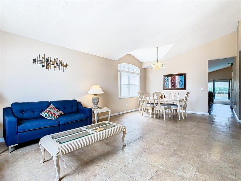 Picture of 215 Riggs Circle, Davenport FL 33897