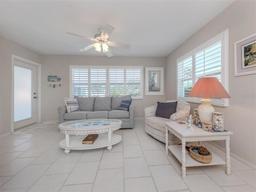 Picture of 1015 Beach Manor Circle Unit 53, Venice, FL 34285