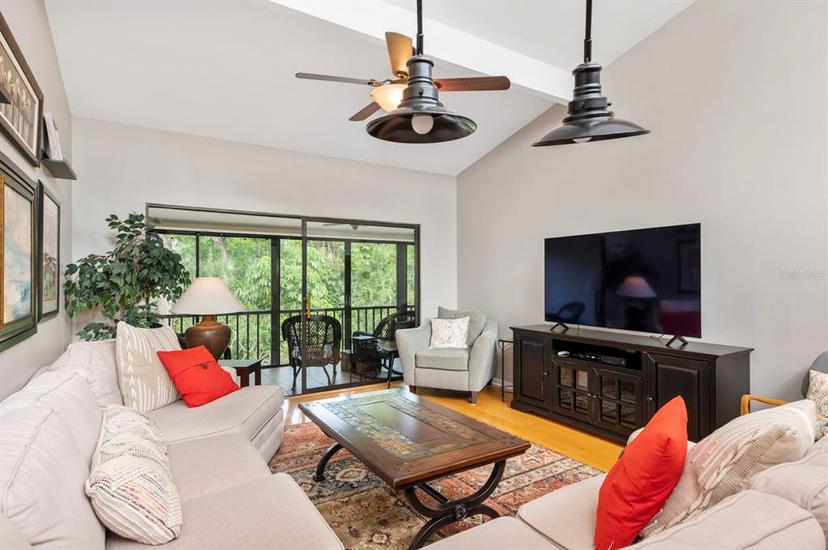 Picture of 1623 Pelican Cove Road Unit 226, Sarasota FL 34231
