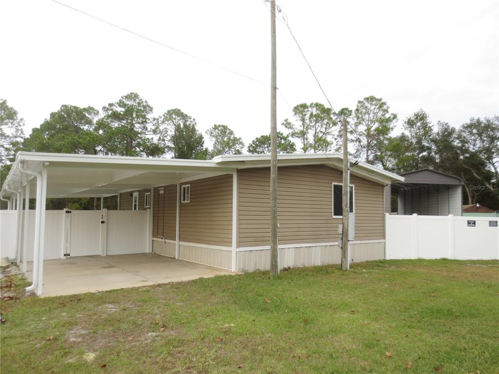 Picture of 18945 SE 55Th Place, Ocklawaha, FL 32179