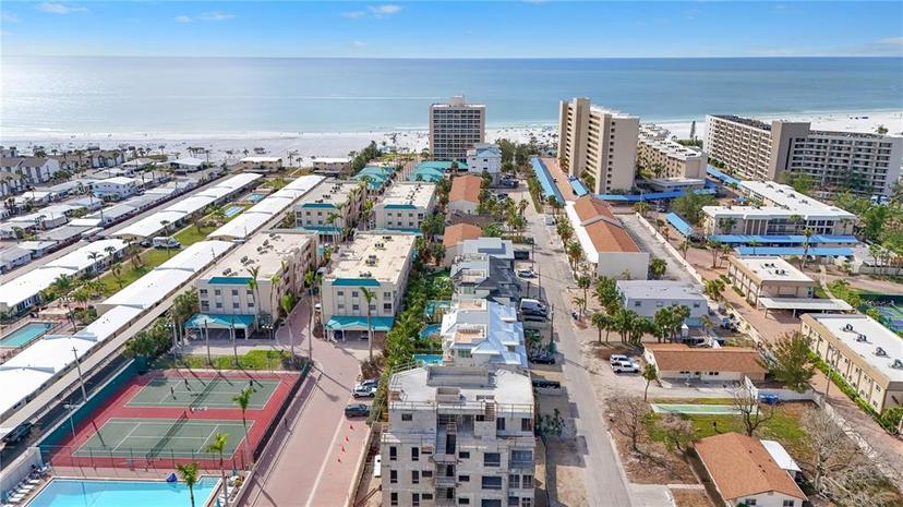 Picture of 1150 Windsong Lane Unit 400, Sarasota FL 34242