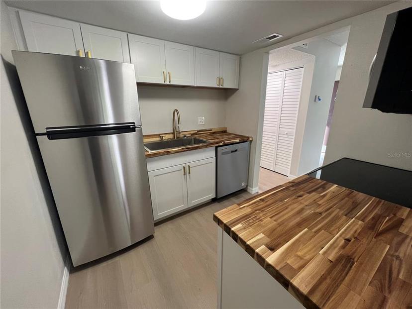 Picture of 2611 Pine Lake Terrace Unit B, Sarasota FL 34237