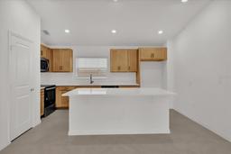 Picture of 8377 Wilder Pines Avenue, Lakeland, FL 33809