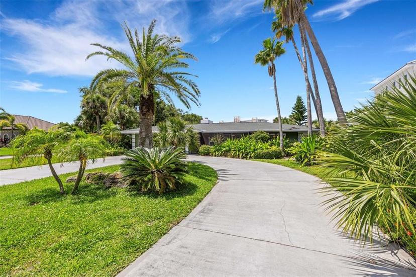 Picture of 701 Armada Road S, Venice FL 34285