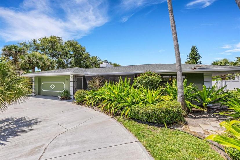 Picture of 701 Armada Road S, Venice FL 34285