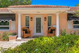 Picture of 401 Appian Way Ne, St Petersburg, FL 33704