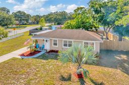 Picture of 6921 Onyx Drive N, St Petersburg, FL 33702