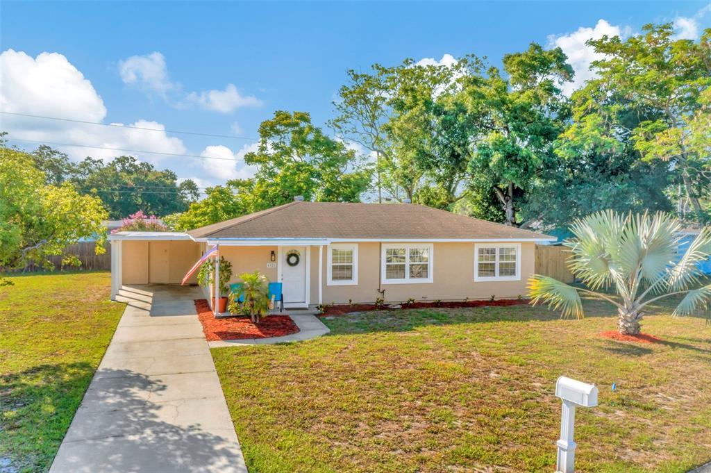 Picture of 6921 Onyx Drive N, St Petersburg, FL 33702