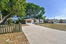 Picture of 5061 Jasmine Circle, St Petersburg, FL 33714