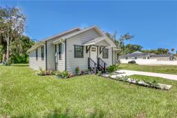Picture of 702 S Myrtle Avenue, New Smyrna Beach, FL 32168