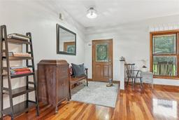 Picture of 975 Cr 542E, Bushnell, FL 33513