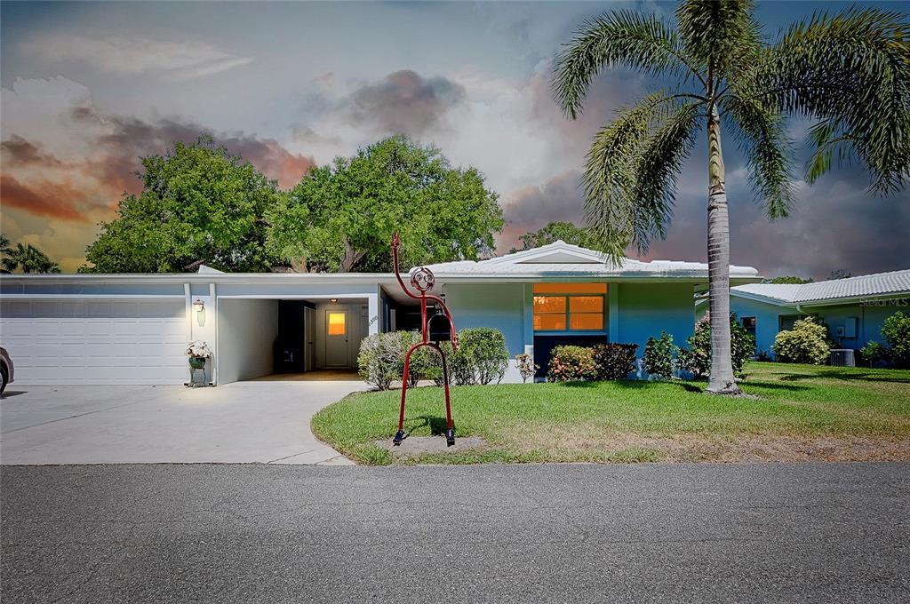Picture of 1350 Stafford Lane Unit 1422, Sarasota, FL 34232