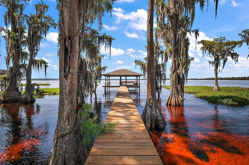 Picture of 1261 W Lakeshore Drive, Clermont FL 34711