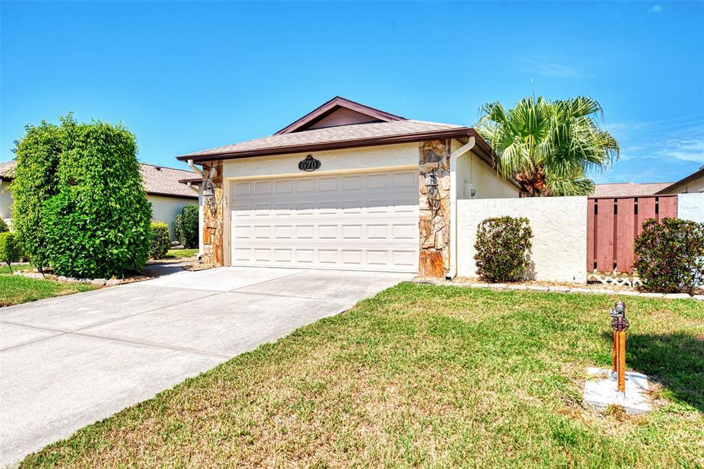 Picture of 570 Foxwood Boulevard Unit 196, Englewood, FL 34223