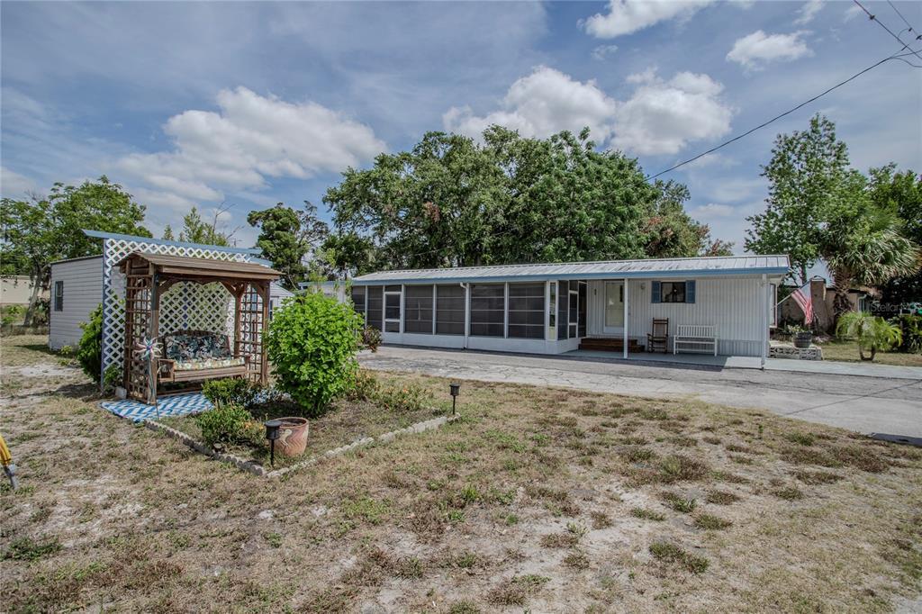 Picture of 1306 Westland Drive, Tavares, FL 32778