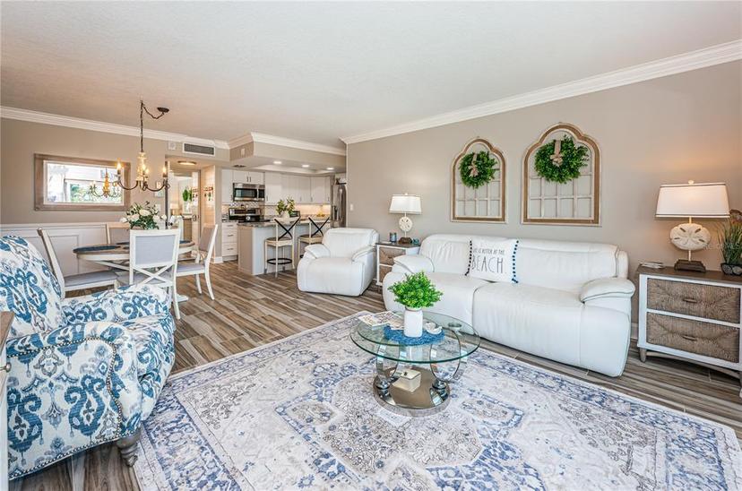 Picture of 4900 Brittany Drive S Unit 204, St Petersburg FL 33715