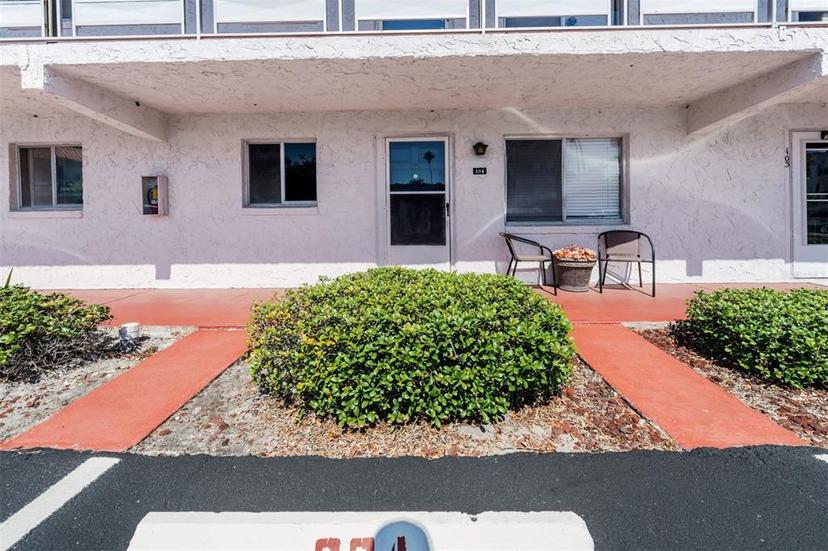 Picture of 1100 Martinique Drive Unit 104, Winter Haven FL 33884