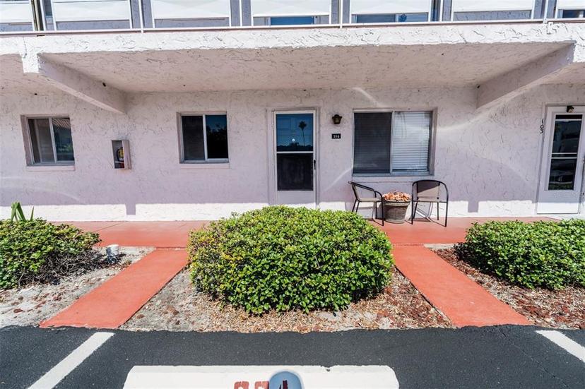 Picture of 1100 Martinique Drive Unit 104, Winter Haven FL 33884