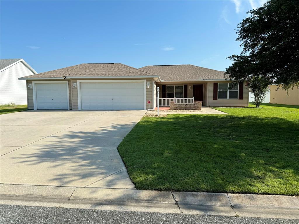 Picture of 12046 NE 51St Circle, Oxford, FL 34484