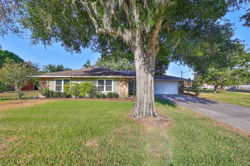 Picture of 220 Coleman Drive E, Winter Haven FL 33884