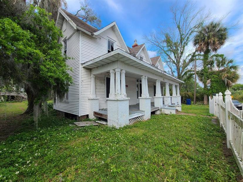 Picture of 208 E Badcock Boulevard, Mulberry FL 33860