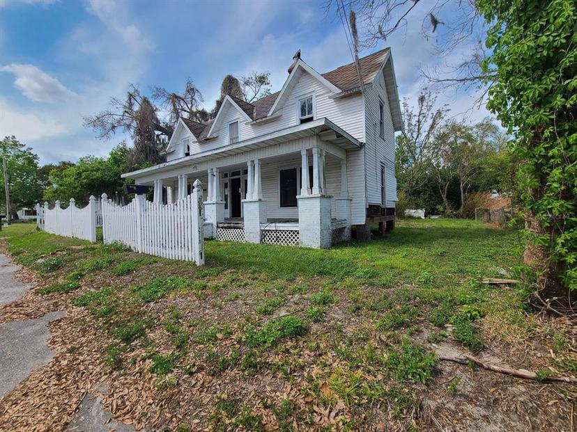 Picture of 208 E Badcock Boulevard, Mulberry FL 33860