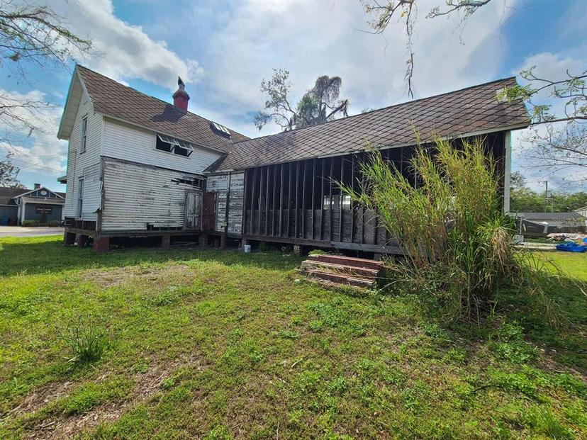 Picture of 208 E Badcock Boulevard, Mulberry FL 33860