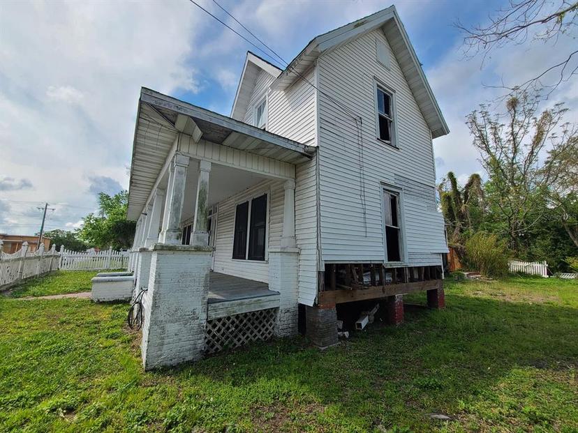 Picture of 208 E Badcock Boulevard, Mulberry FL 33860