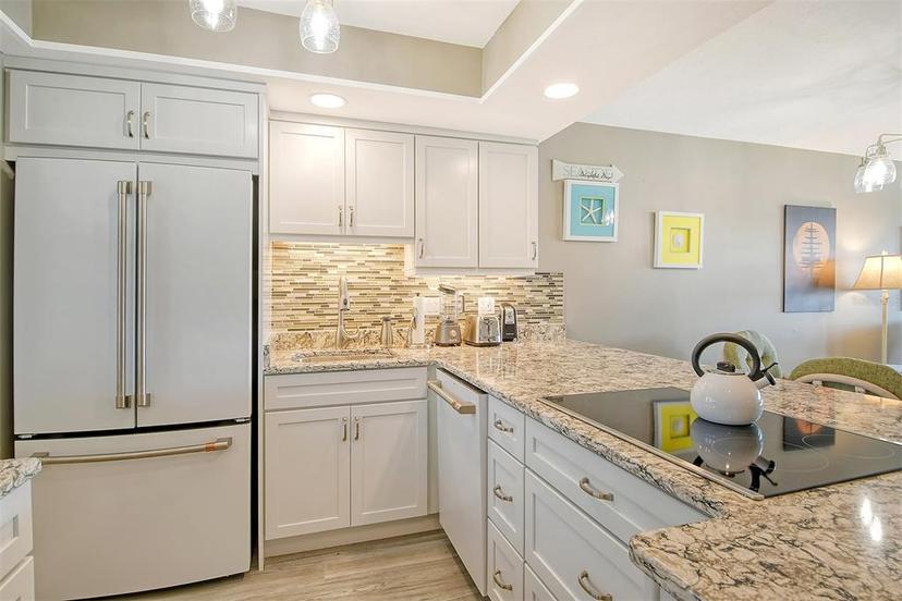 Picture of 4350 Chatham Drive Unit E307, Longboat Key FL 34228
