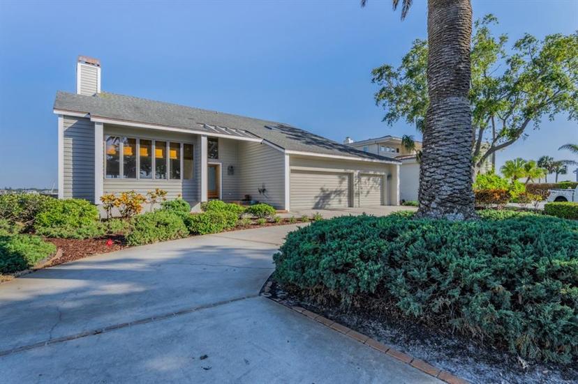 Picture of 526 Belle Isle Avenue, Belleair Beach FL 33786