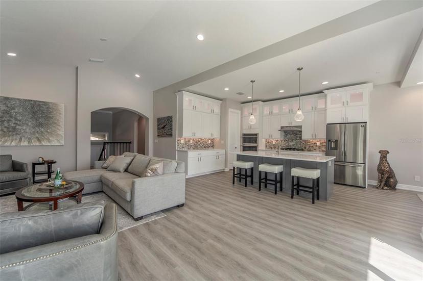 Picture of 17B Franklin Court S, St Petersburg FL 33711