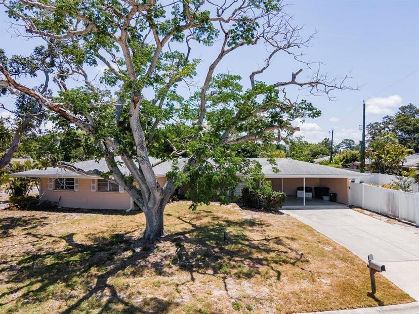 Picture of 5707 Merrimac Drive, Sarasota FL 34231
