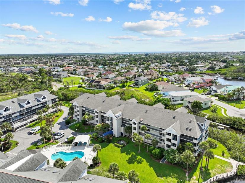 Picture of 5537 Sea Forest Drive Unit 307, New Port Richey FL 34652