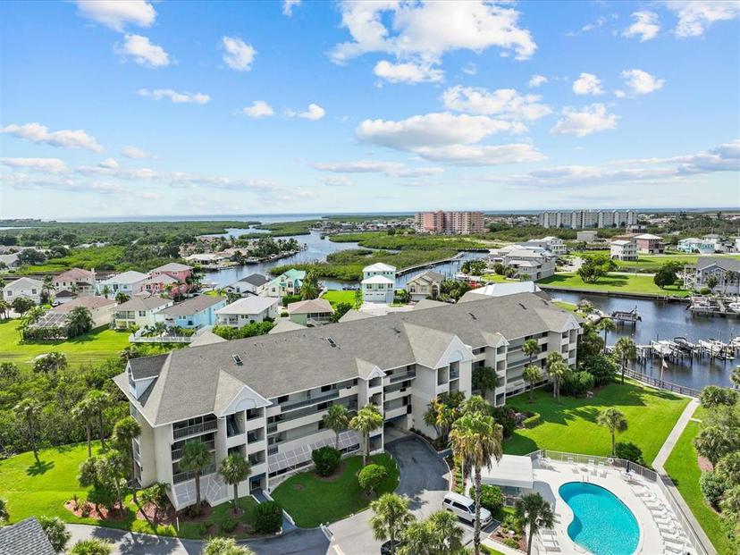 Picture of 5537 Sea Forest Drive Unit 307, New Port Richey FL 34652