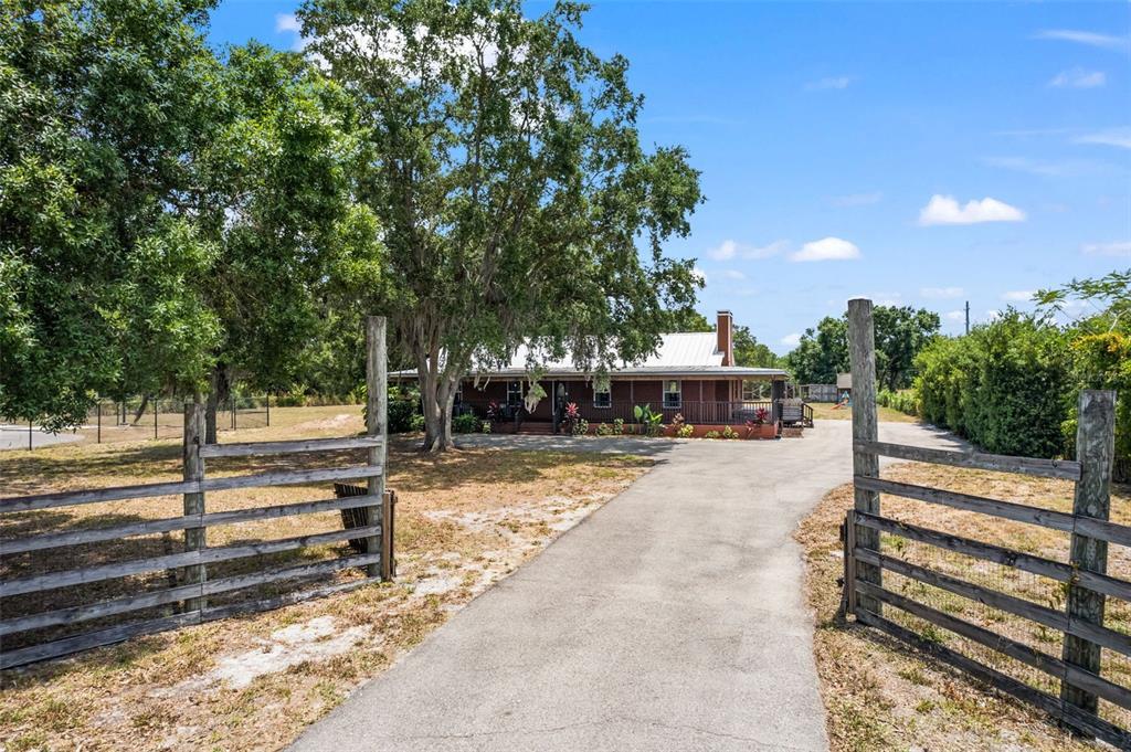 Picture of 7416 41St Avenue E, Bradenton, FL 34208
