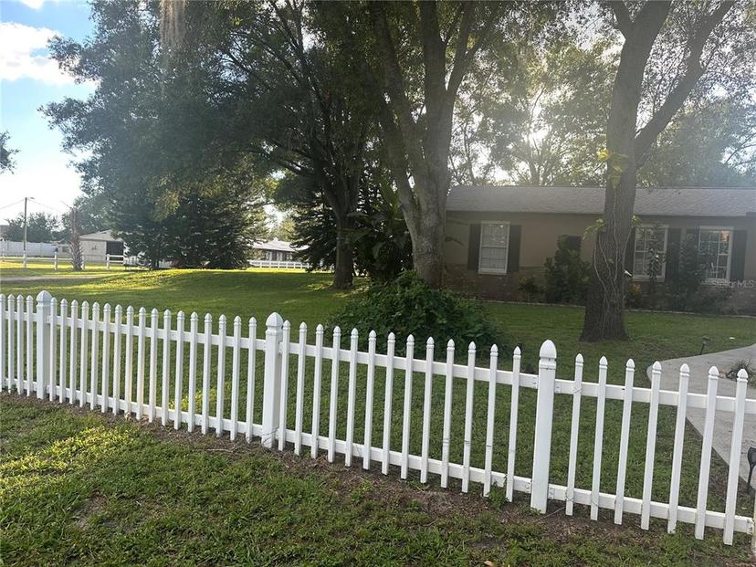 Picture of 10520 Henderson Road, Tampa FL 33625