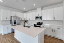 Picture of 4043 Bannock Avenue, Tavares, FL 32778