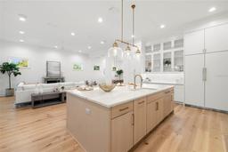 Picture of 3011 W Asbury Place, Tampa, FL 33611