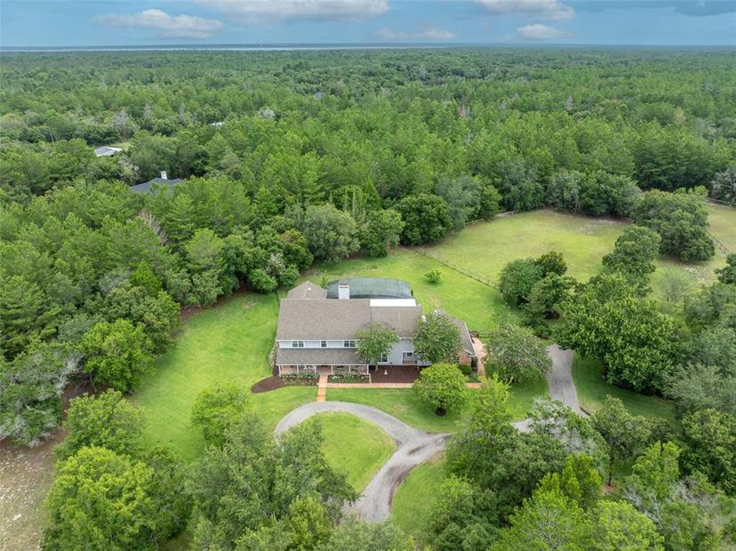 Picture of 1709 Onondaga Drive, Geneva FL 32732