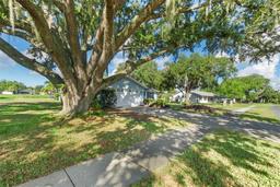 Picture of 3245 Cross Fox Drive, Mulberry, FL 33860
