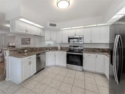 Picture of 821 Montrose Drive Unit 103, Venice, FL 34293