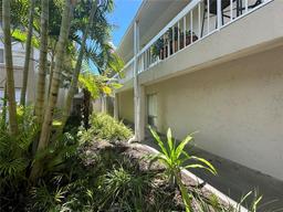 Picture of 2121 Wood Street Unit 124, Sarasota, FL 34237