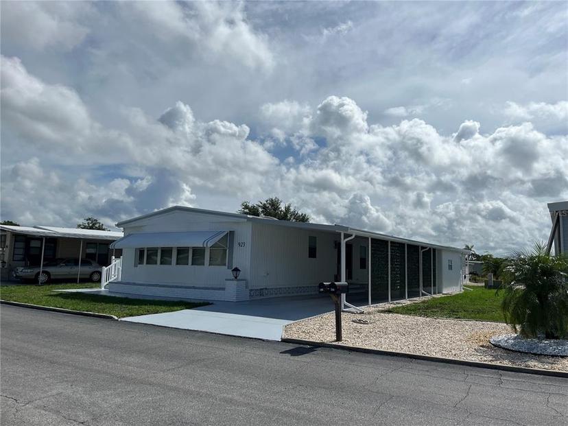 Picture of 923 Cortina Boulevard, Venice FL 34285