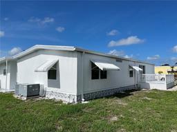 Picture of 923 Cortina Boulevard, Venice, FL 34285