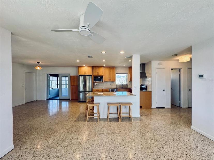 Picture of 1001 75Th Avenue N, St Petersburg FL 33702