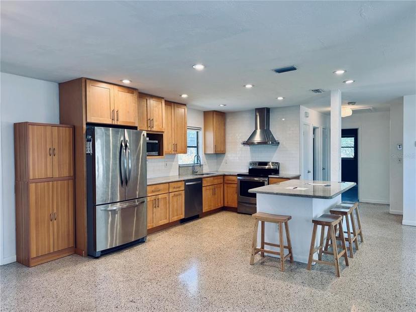 Picture of 1001 75Th Avenue N, St Petersburg FL 33702