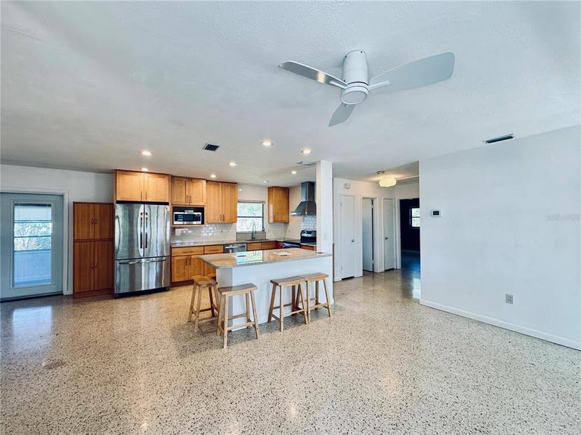 Picture of 1001 75Th Avenue N, St Petersburg FL 33702