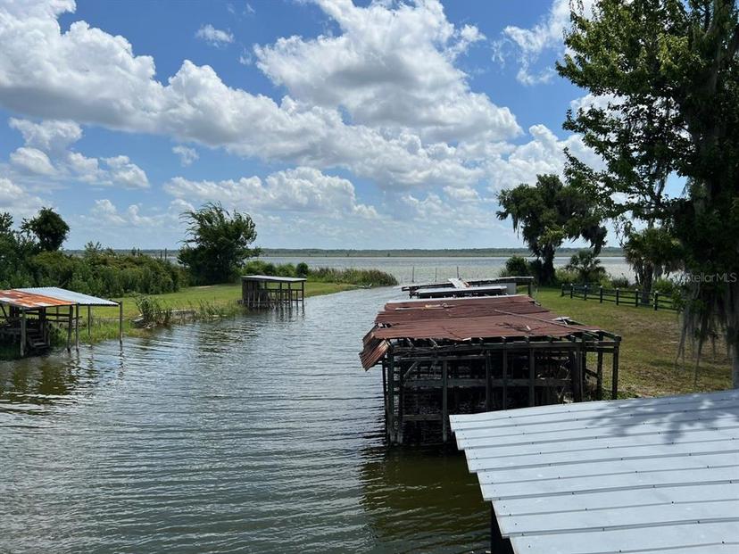 Picture of 860 Cr 482B, Lake Panasoffkee FL 33538